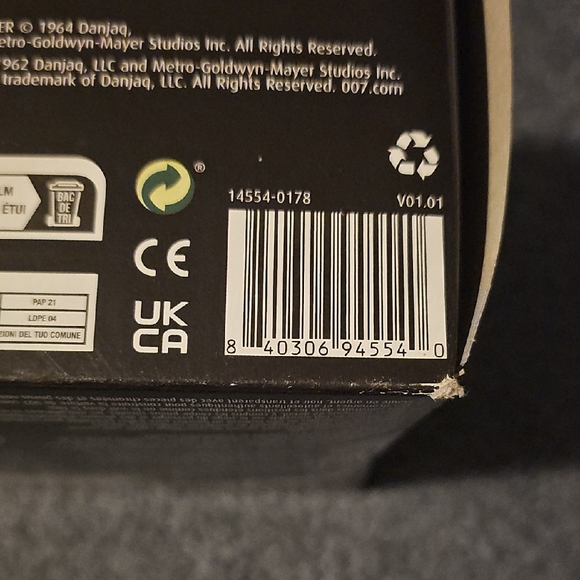 Aston Martin DB5 James Bond 1:24 #14554 - Picture 6 of 6